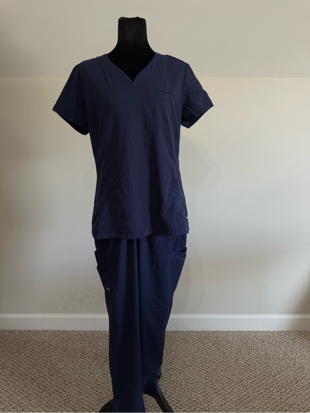Title: Grey’s Anatomy by Barco Spandex Stretch Navy Scrub Set Size M